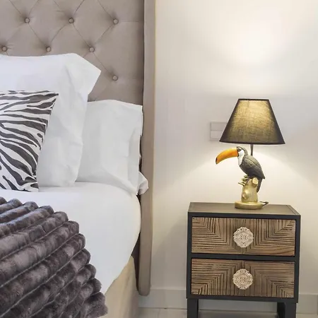 Aparthotel The Clock House Luxury Urban