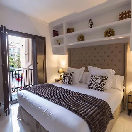 The Clock House Luxury Urban * Málaga
